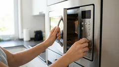 Deze drie producten mag je nooit opwarmen in de magnetron: de gevolgen kunnen onomkeerbaar zijn